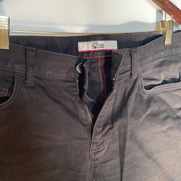Tommy Hilfiger Denim size 34/30 black jeans - Picture 2 of 6